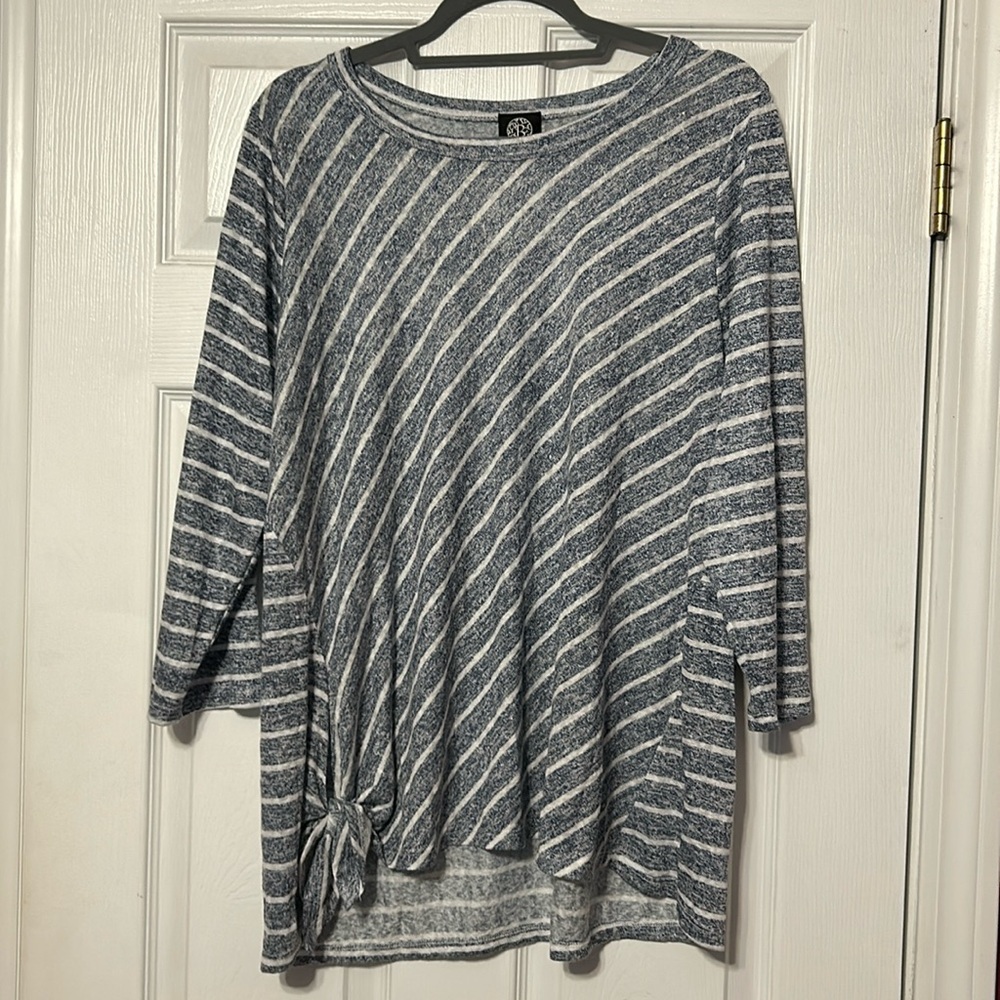 NWT Bobeau side tie shirt